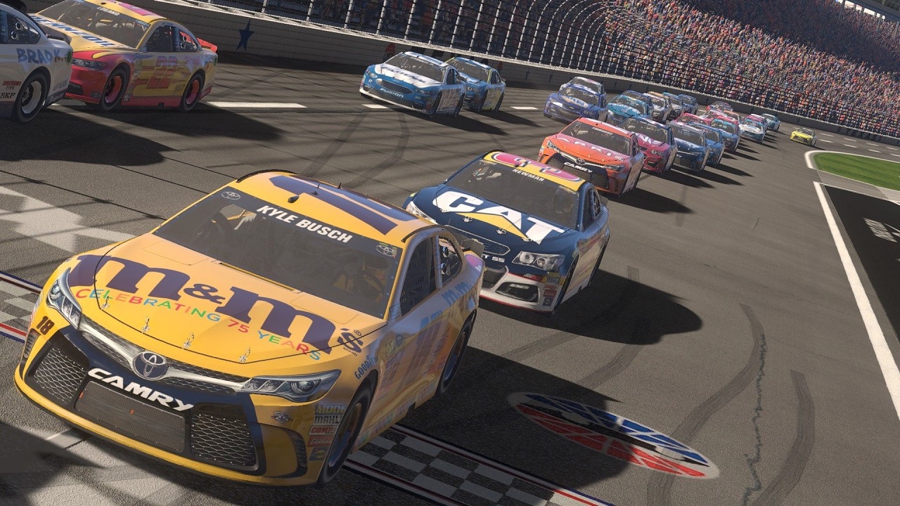 NASCAR Heat Evolution - скриншот 1
